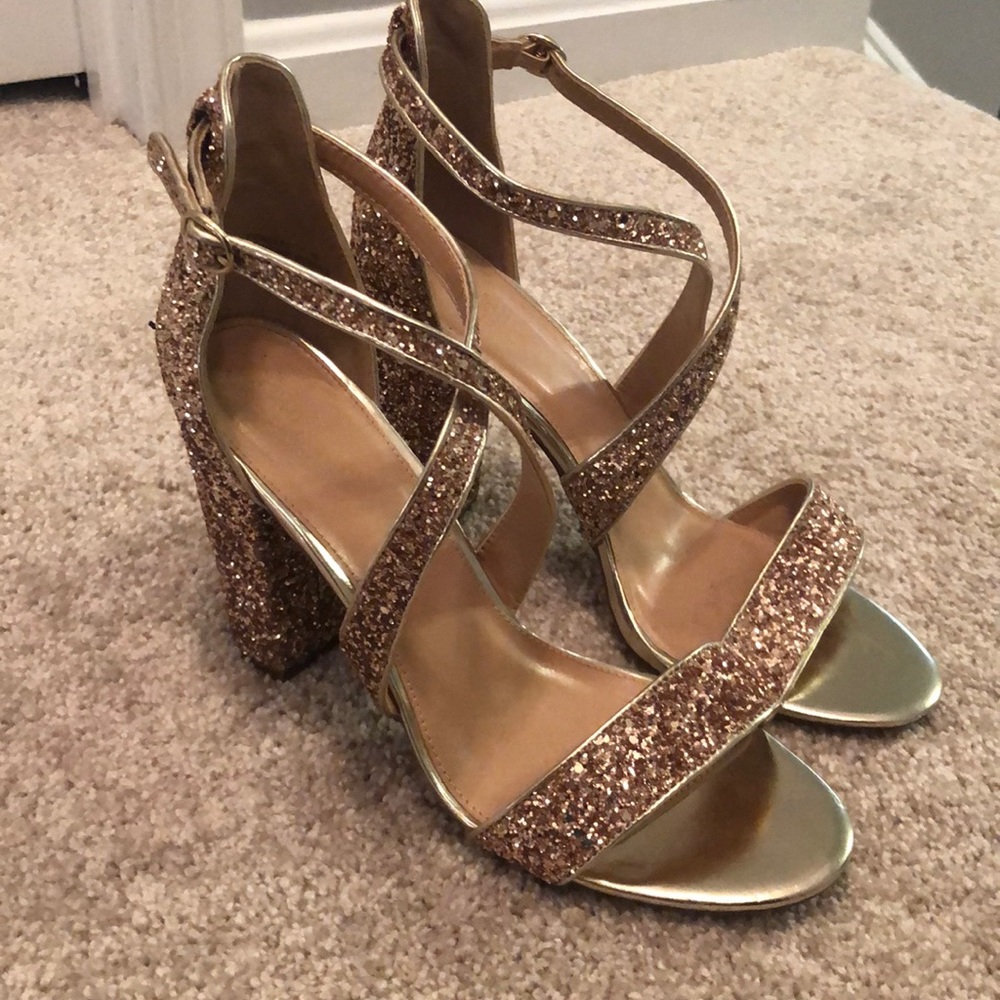 ❤️Sequins gold pumps